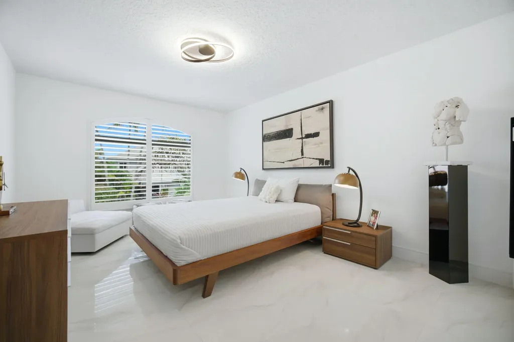 715 NW 101st Terrace Plantation FL 33324