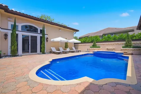 715 NW 101st Terrace Plantation FL 33324