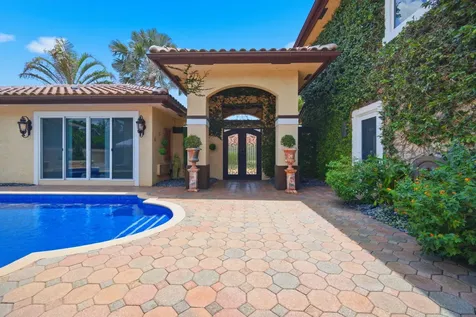 715 NW 101st Terrace Plantation FL 33324