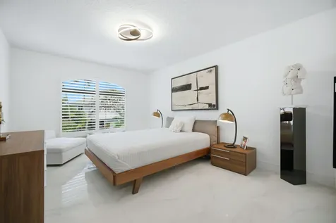 715 NW 101st Terrace Plantation FL 33324
