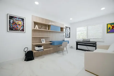 715 NW 101st Terrace Plantation FL 33324