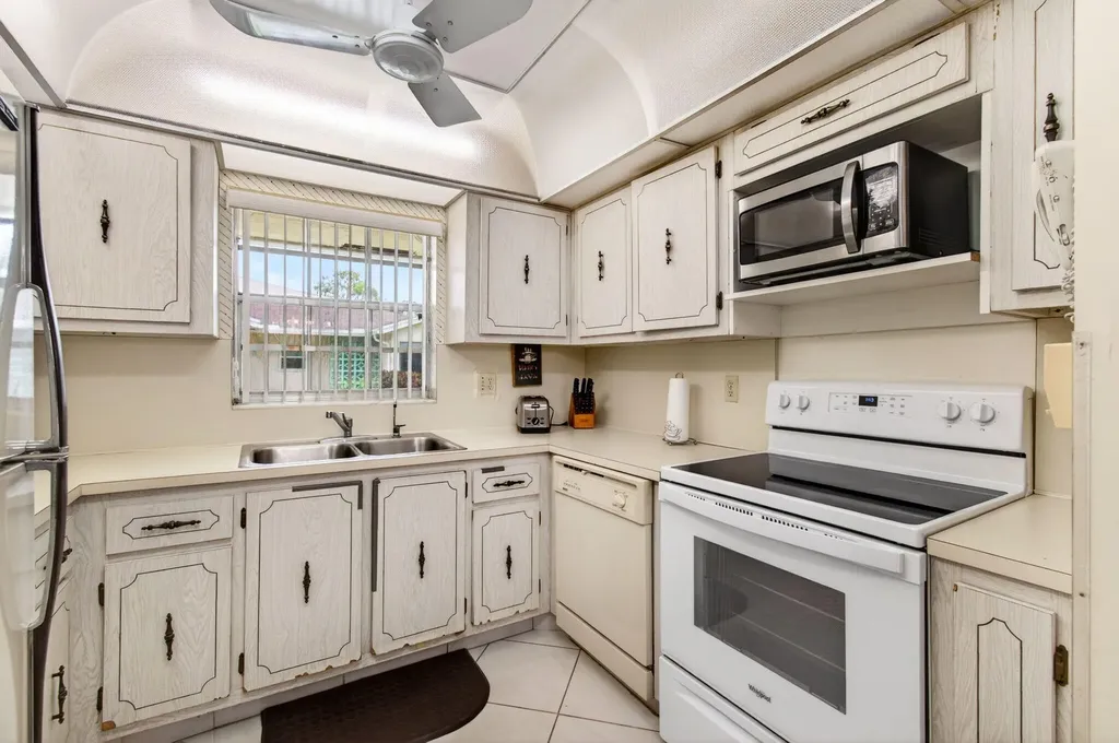 14290 Nesting Way Delray Beach FL 33484