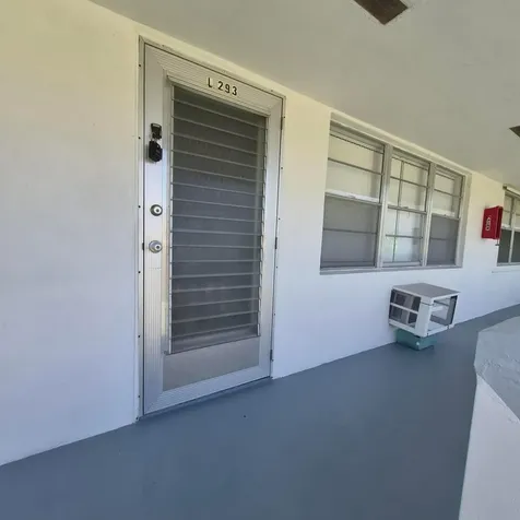 293 Sheffield L West Palm Beach FL 33417