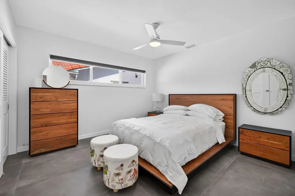 2720 NE 59th Street Fort Lauderdale FL 33308