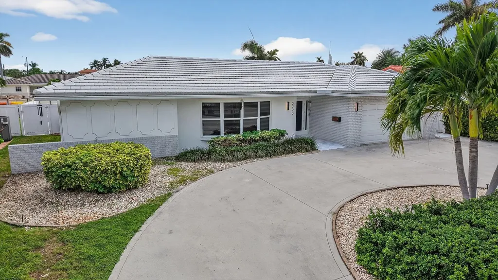2720 NE 59th Street Fort Lauderdale FL 33308