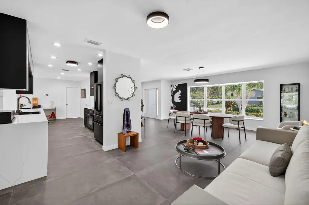 2720 NE 59th Street Fort Lauderdale FL 33308
