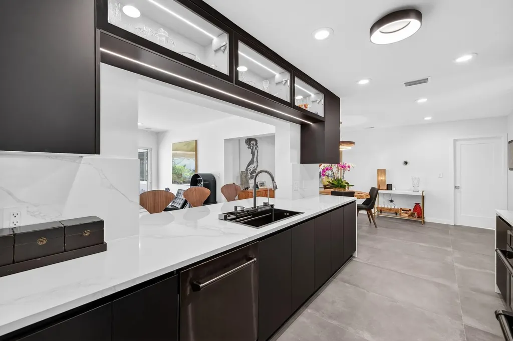 2720 NE 59th Street Fort Lauderdale FL 33308