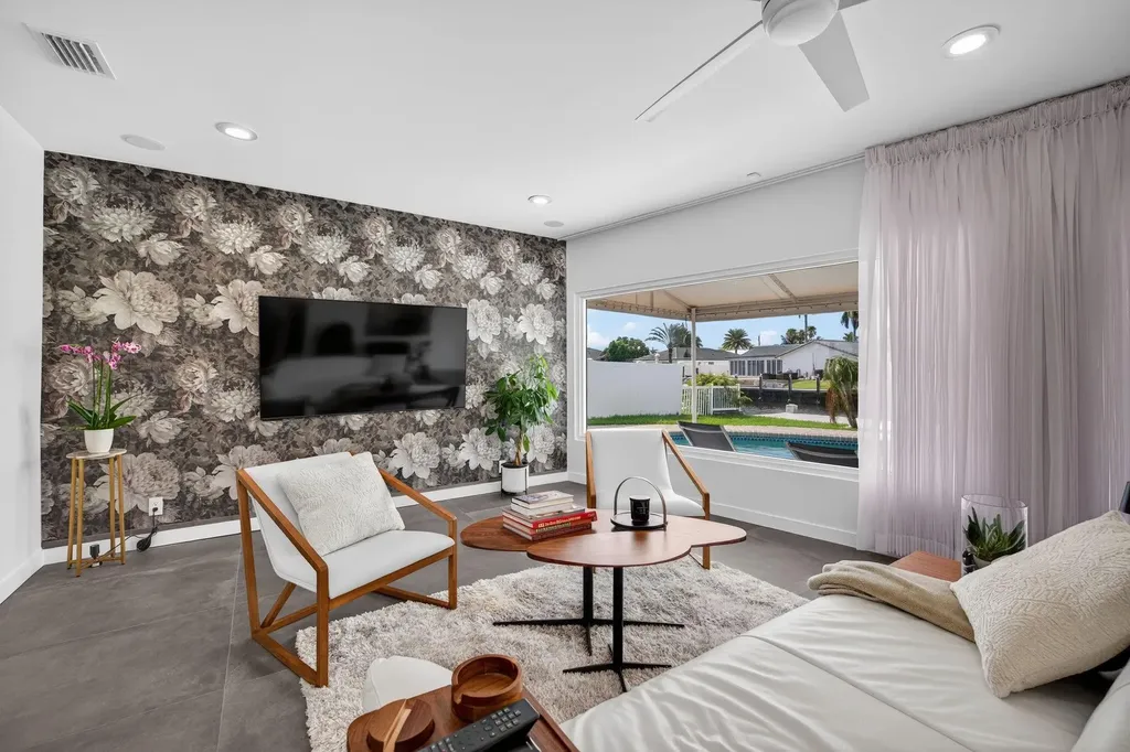 2720 NE 59th Street Fort Lauderdale FL 33308
