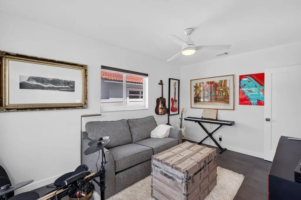 2720 NE 59th Street Fort Lauderdale FL 33308