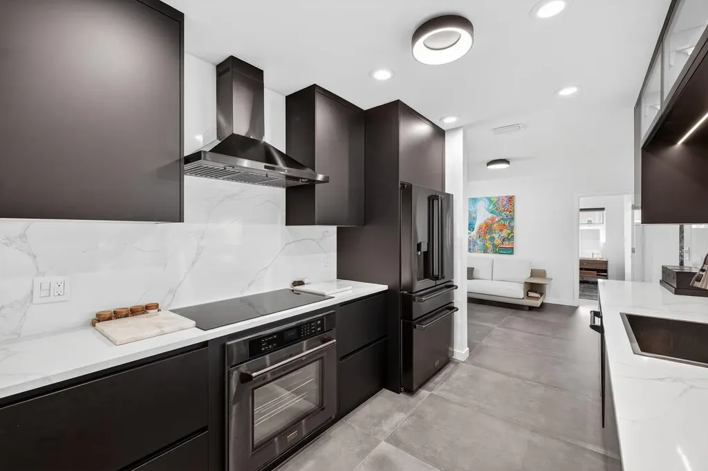 2720 NE 59th Street Fort Lauderdale FL 33308