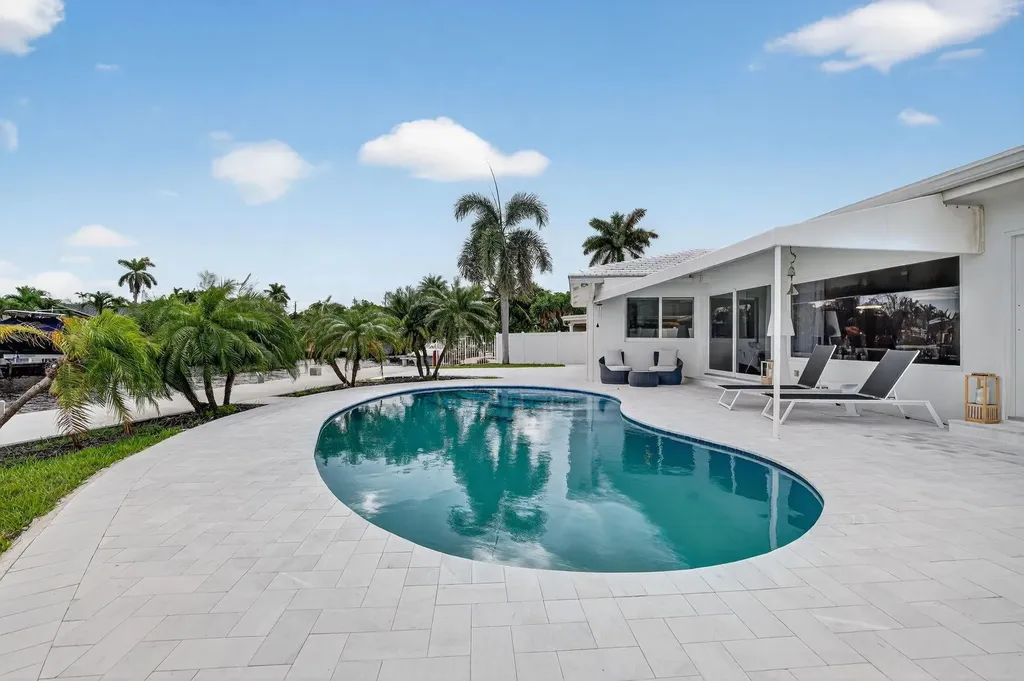2720 NE 59th Street Fort Lauderdale FL 33308