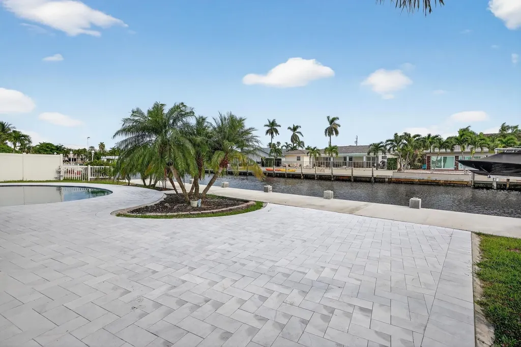 2720 NE 59th Street Fort Lauderdale FL 33308