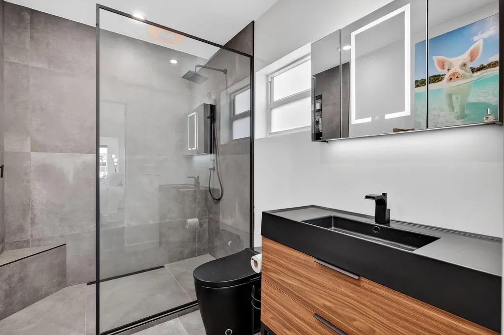 2720 NE 59th Street Fort Lauderdale FL 33308
