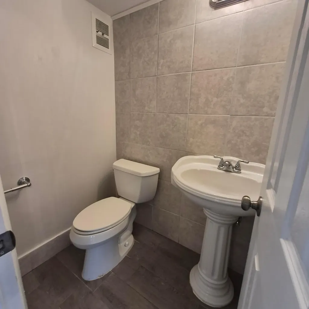 10 Hastings A West Palm Beach FL 33417