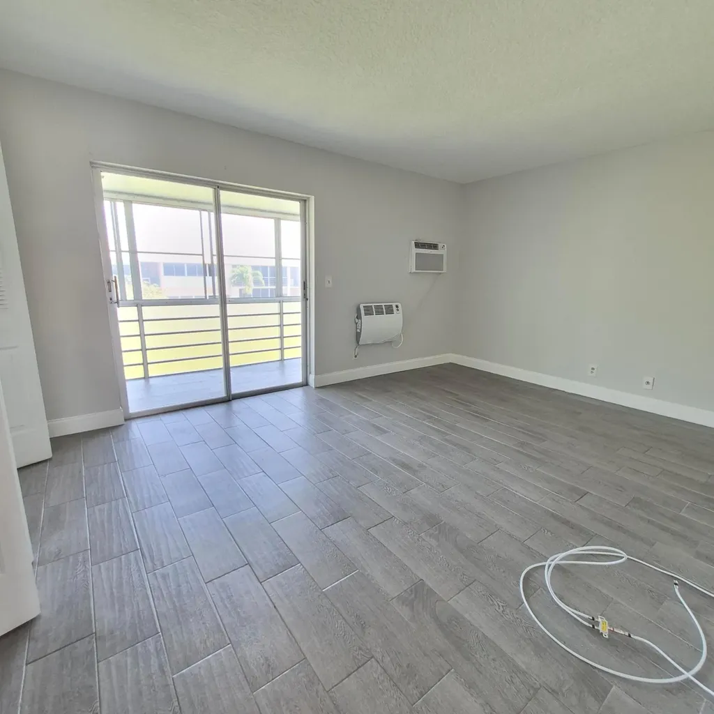 10 Hastings A West Palm Beach FL 33417