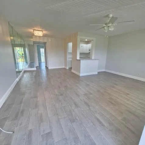 10 Hastings A West Palm Beach FL 33417
