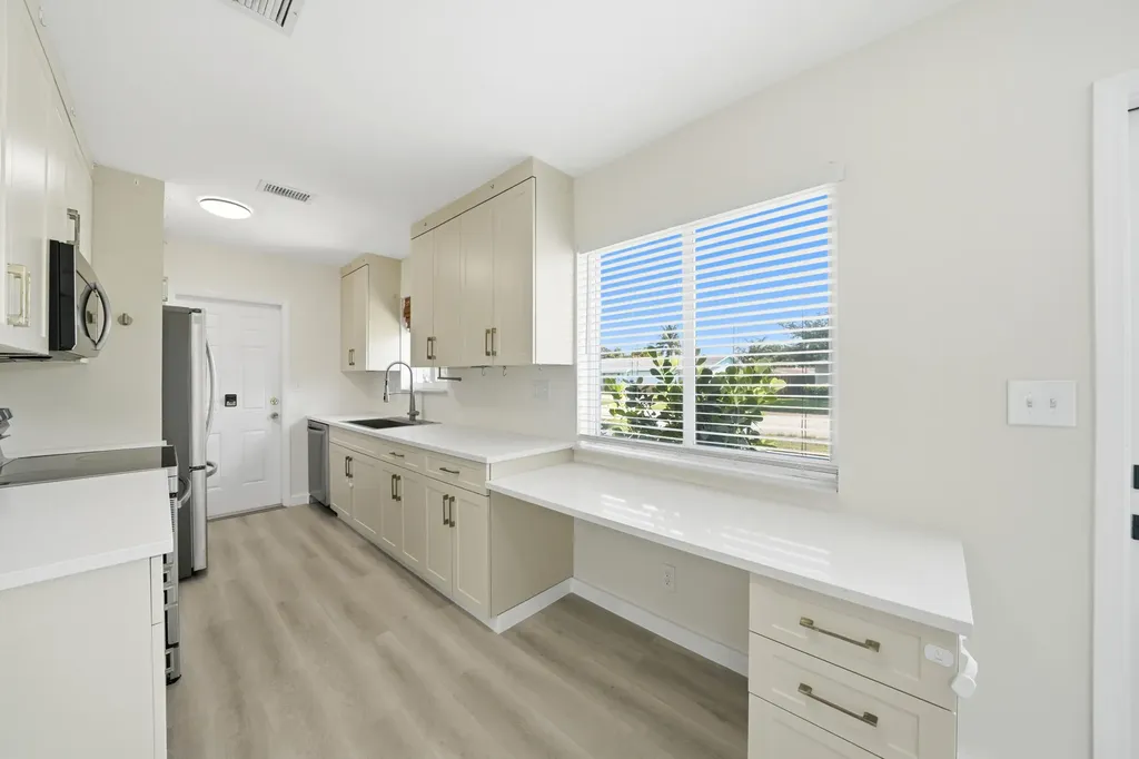 6 SE 14th Court Deerfield Beach FL 33441