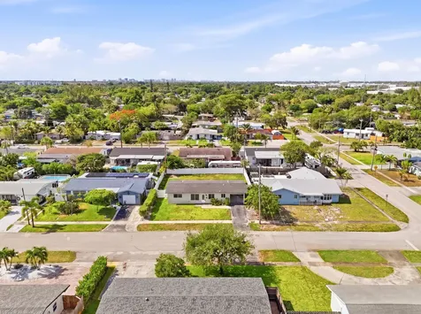 6 SE 14th Court Deerfield Beach FL 33441
