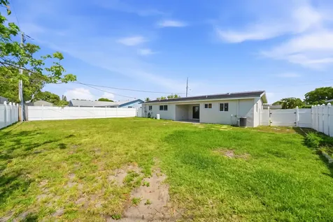 6 SE 14th Court Deerfield Beach FL 33441