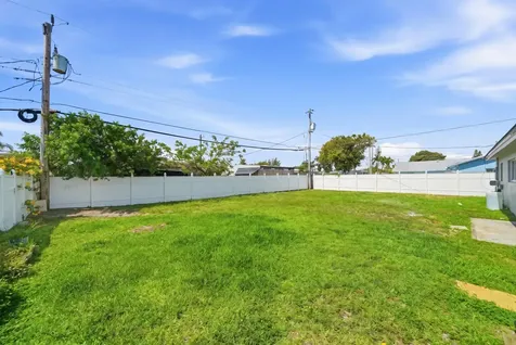 6 SE 14th Court Deerfield Beach FL 33441