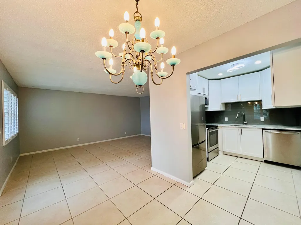 74 Berkshire C West Palm Beach FL 33417