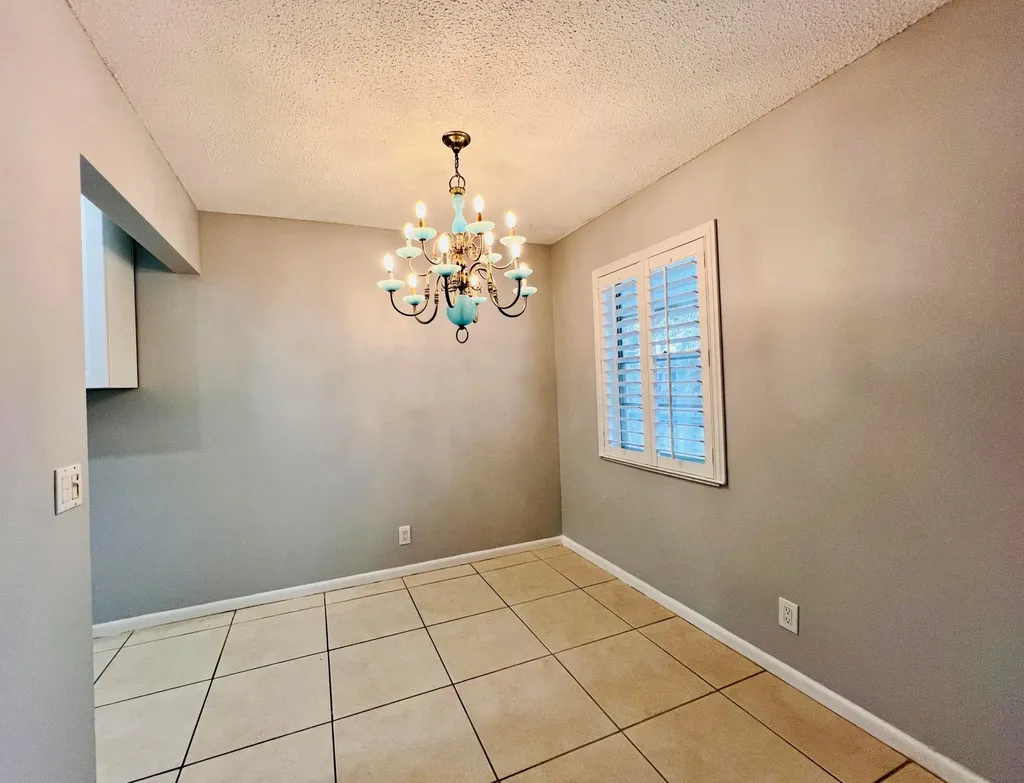 74 Berkshire C West Palm Beach FL 33417