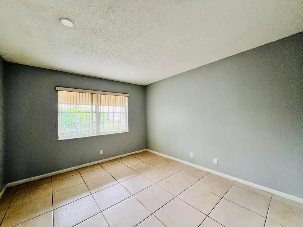 74 Berkshire C West Palm Beach FL 33417