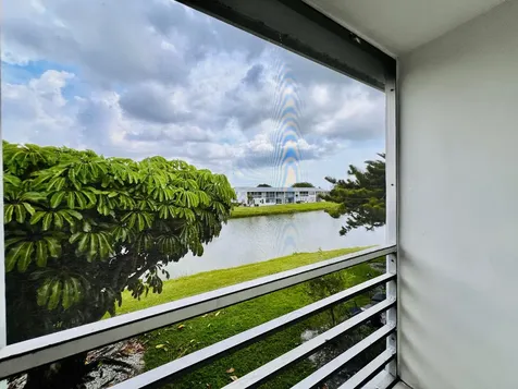 74 Berkshire C West Palm Beach FL 33417
