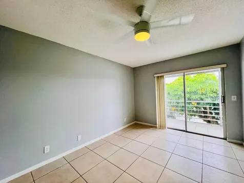 74 Berkshire C West Palm Beach FL 33417