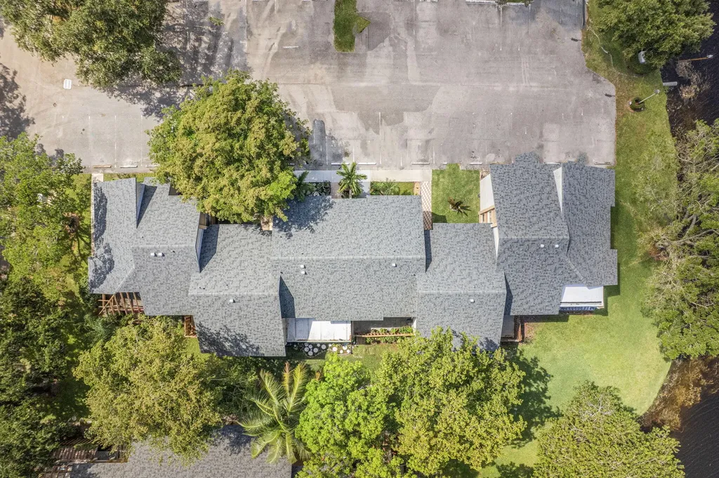 32 Wimbledon Lake Plantation FL 33324