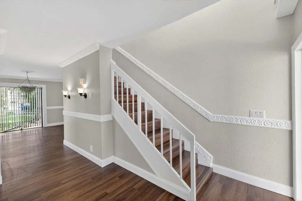 32 Wimbledon Lake Plantation FL 33324