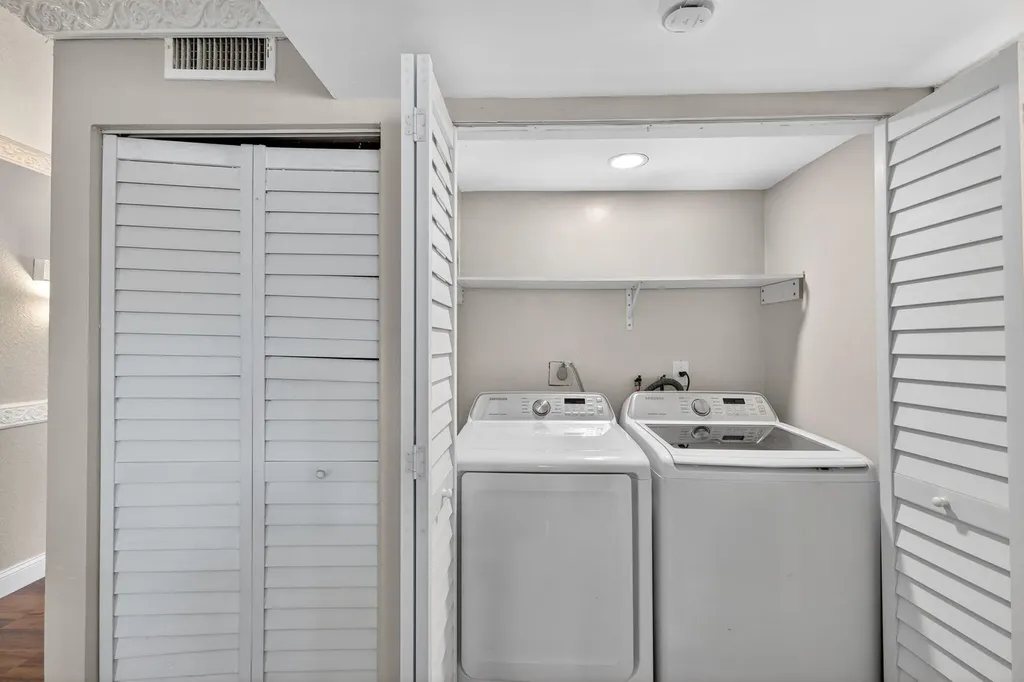 32 Wimbledon Lake Plantation FL 33324