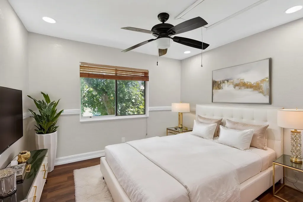 32 Wimbledon Lake Plantation FL 33324