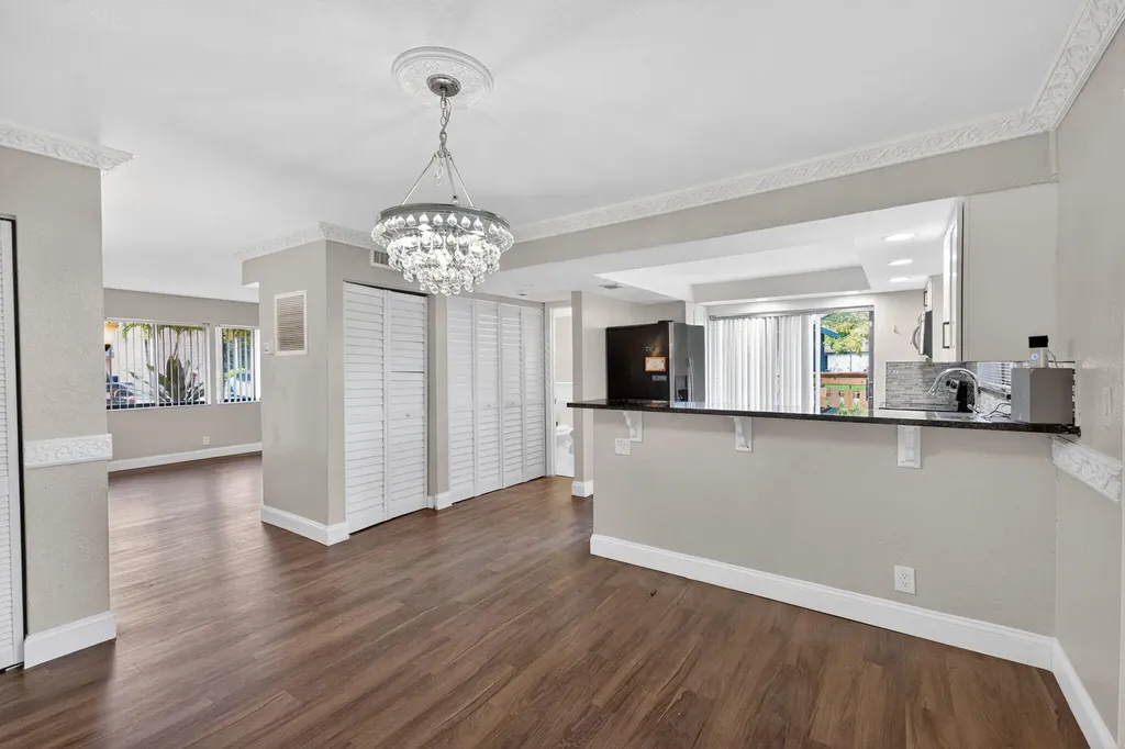 32 Wimbledon Lake Plantation FL 33324
