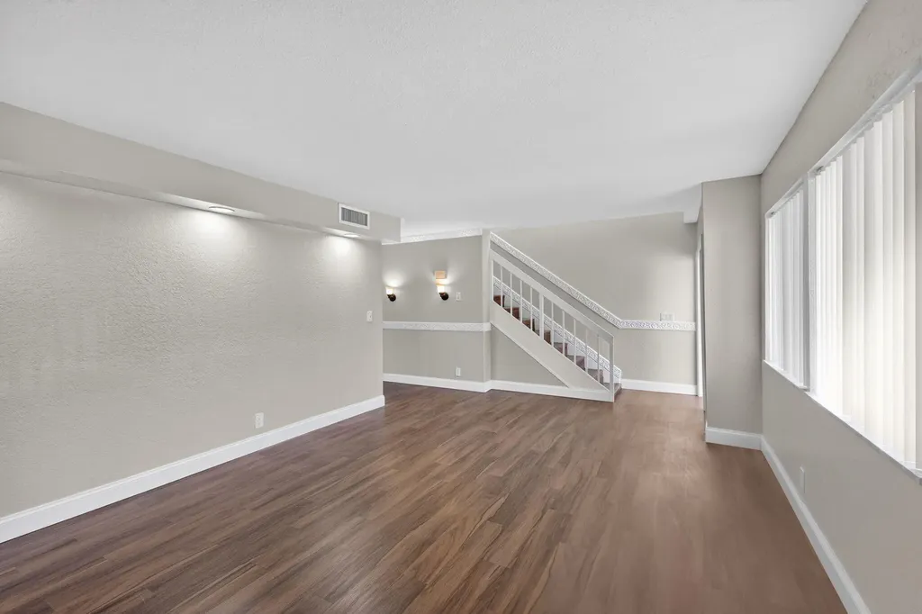 32 Wimbledon Lake Plantation FL 33324