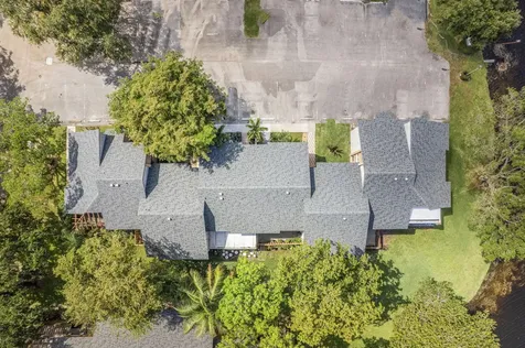 32 Wimbledon Lake Plantation FL 33324