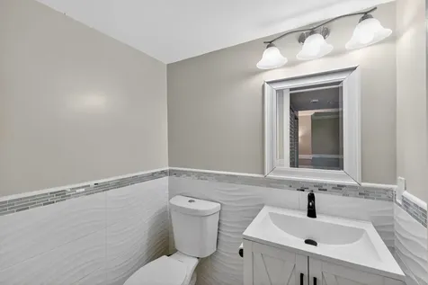 32 Wimbledon Lake Plantation FL 33324