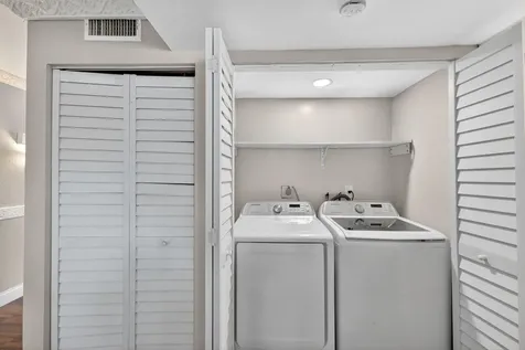 32 Wimbledon Lake Plantation FL 33324