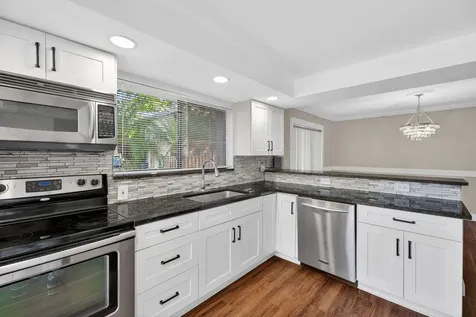 32 Wimbledon Lake Plantation FL 33324