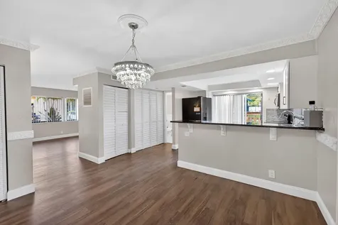 32 Wimbledon Lake Plantation FL 33324