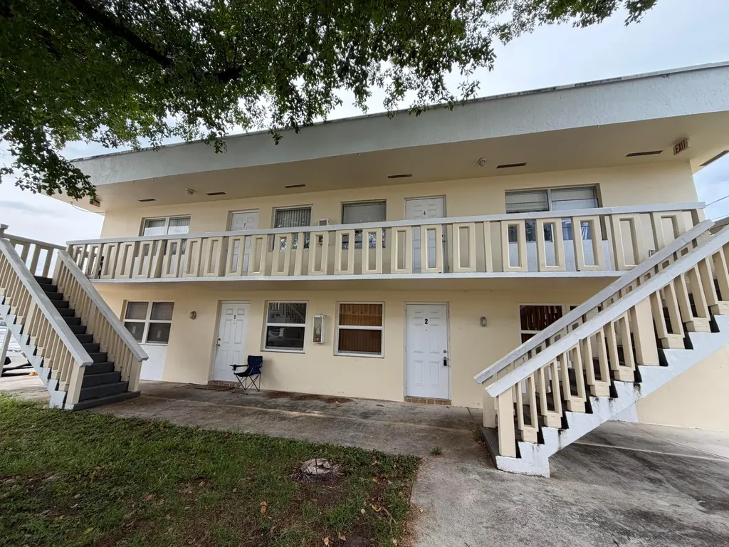 3660 SW 60th Avenue Davie FL 33314
