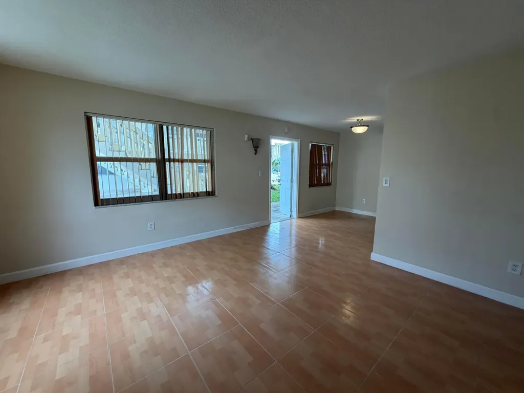 3660 SW 60th Avenue Davie FL 33314