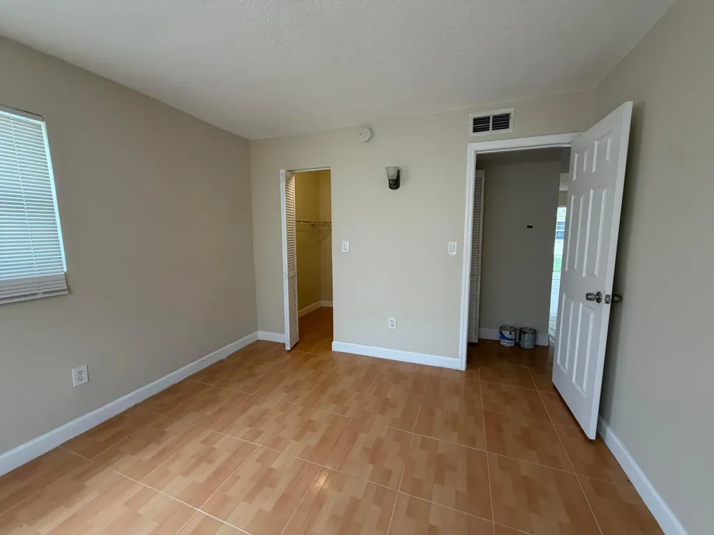 3660 SW 60th Avenue Davie FL 33314