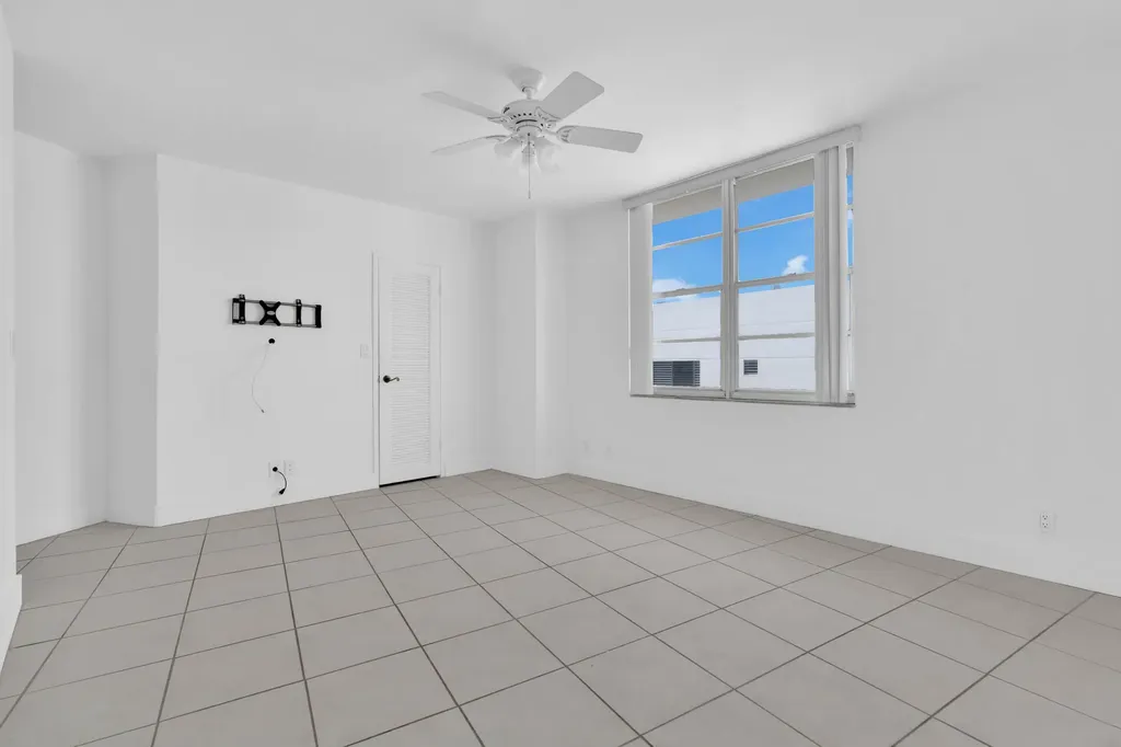 3725 S Ocean Drive Hollywood FL 33019