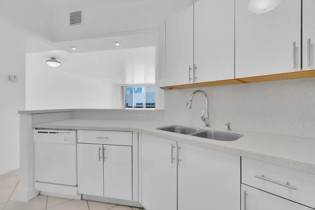 3725 S Ocean Drive Hollywood FL 33019