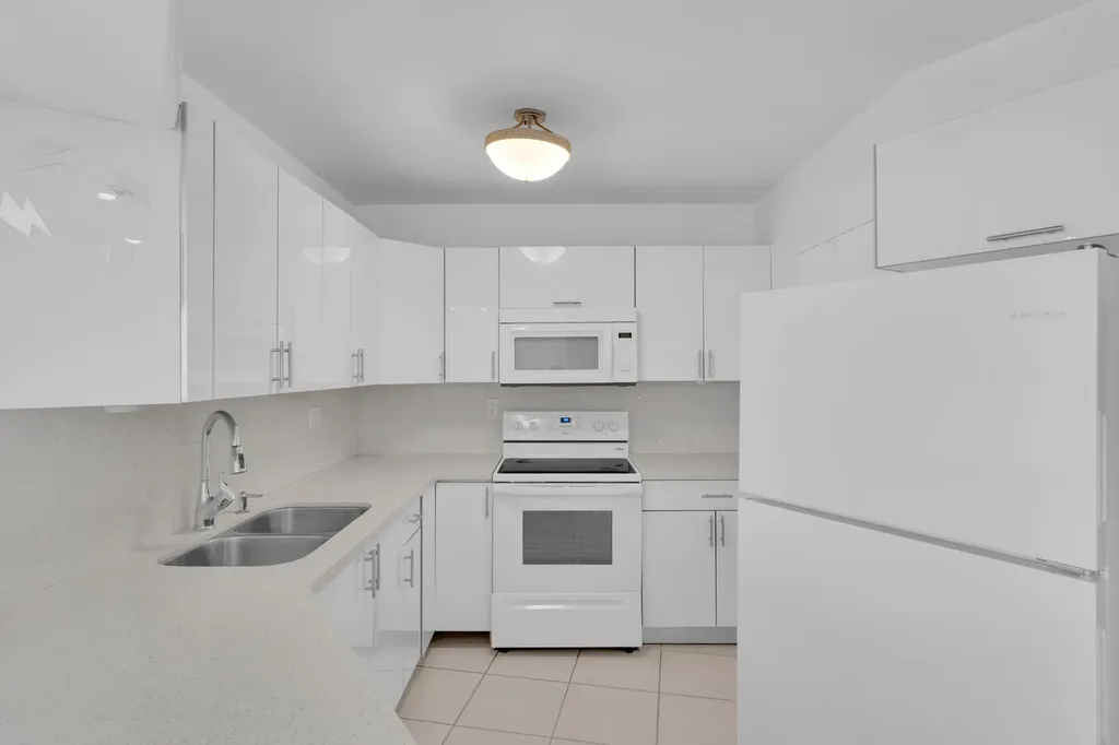3725 S Ocean Drive Hollywood FL 33019