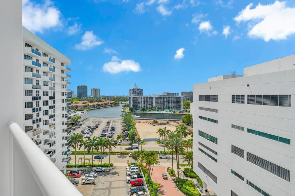 3725 S Ocean Drive Hollywood FL 33019