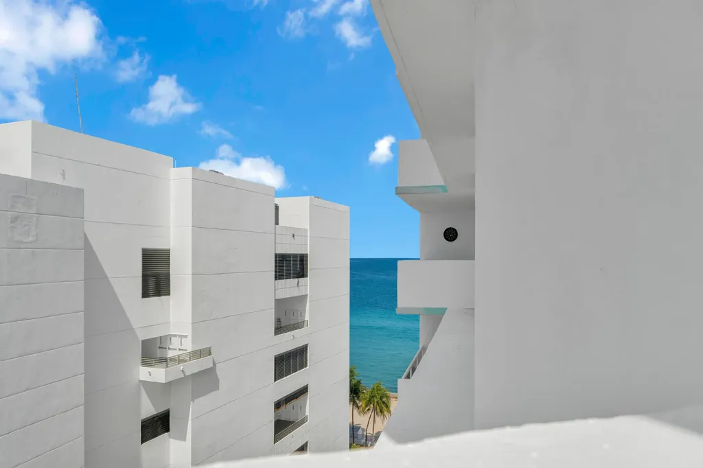 3725 S Ocean Drive Hollywood FL 33019