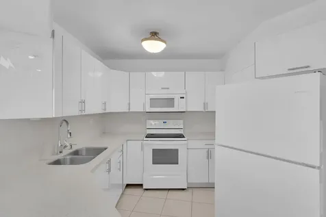 3725 S Ocean Drive Hollywood FL 33019