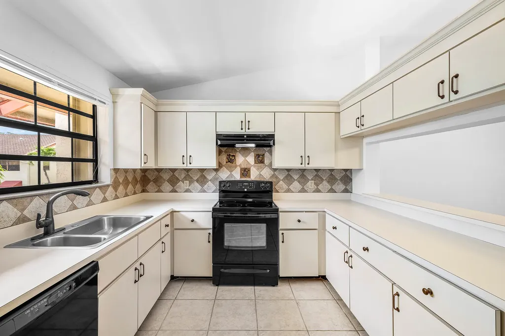 206 Congressional Way Deerfield Beach FL 33442